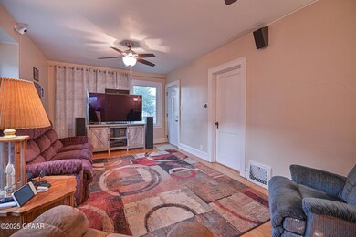 1409 2nd Ave N, Grand Forks, ND 58203 - photo 5