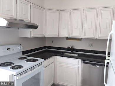 9819 Robinson Blvd, Laurel, MD 20723 - photo 4