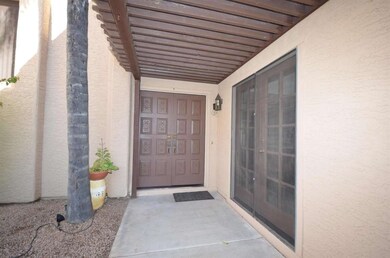 Exterior Entryway (2)