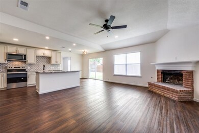 3321 Bent Creek Dr, Denton, TX 76210 - photo 7