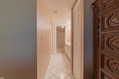 15. Master Bathroom (1)