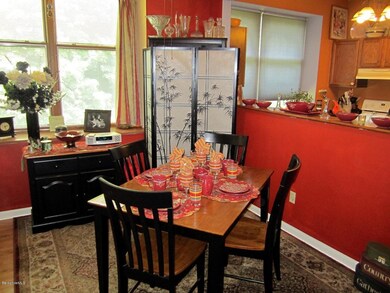 7-DiningArea