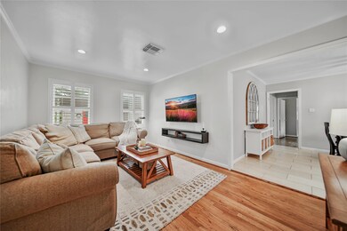 5113 De Lange Ln, Houston, TX 77092 - photo 4