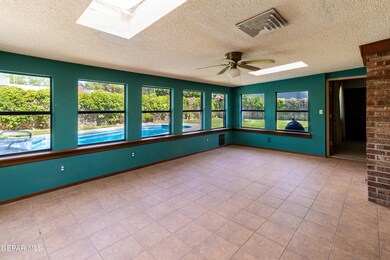 355 Roslyn Dr, Horizon City, TX 79928 - photo 6