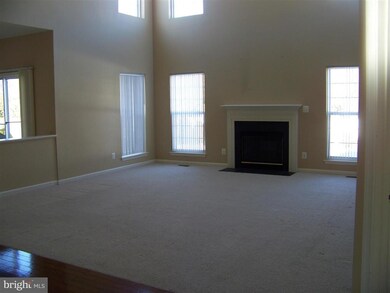 3082 Azalea Sands Ln, Dumfries, VA 22026 - photo 5