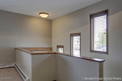 2-story entry with planter