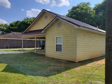 213 N Carter St, Okolona, MS 38860 - photo 3