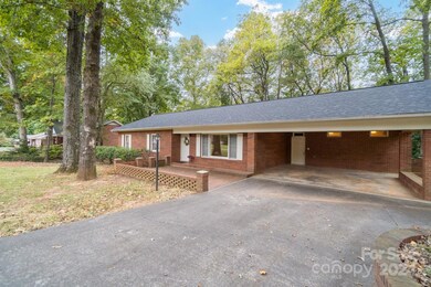 305 Heritage Cir, Statesville, NC 28625 - photo 3