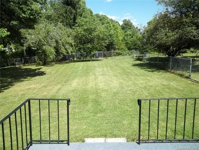 83 Riley Ln, Flat Rock, NC 28731 - photo 5