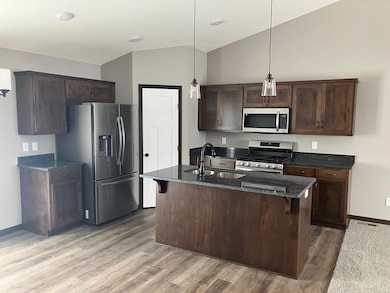 559 18th St NW, Sauk Rapids, MN 56379 - photo 2