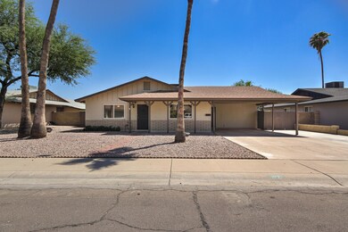 1921 E Meadow Dr-2