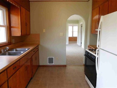 958 Oxford St, Elkhart, IN 46516 - photo 5