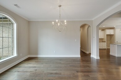 Plenty of room for the family dinners and entertai