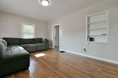 Living Room 1-1