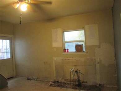 105 Davis St, Pittsburgh, PA 15209 - photo 4