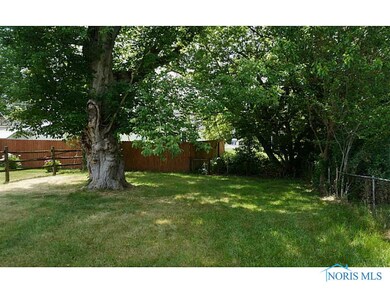 929 Searles Rd, Toledo, OH 43607 - photo 3