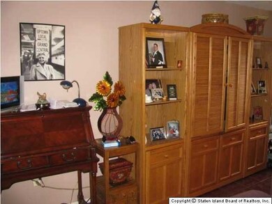 92 Lamped Loop unit 141, Staten Island, NY 10314 - photo 3