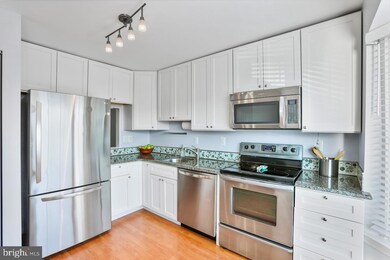 4179 Pleasant Meadow Ct, Chantilly, VA 20151 - photo 5