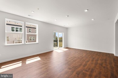 10011 American Pharoah Ln unit B, Laurel, MD 20723 - photo 4