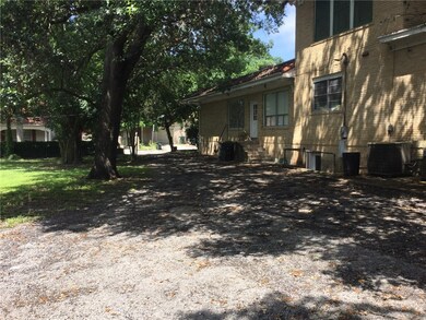 545 W Hopkins St, San Marcos, TX 78666 - photo 2