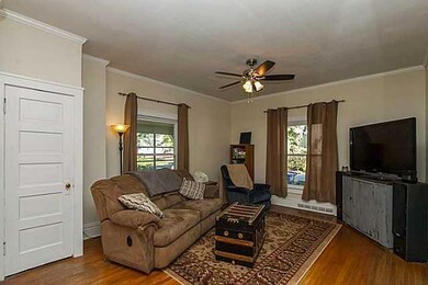 1309 40th St, Des Moines, IA 50311 - photo 2