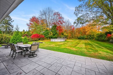 75 Roosevelt Dr, Trumbull, CT 06611 - photo 2