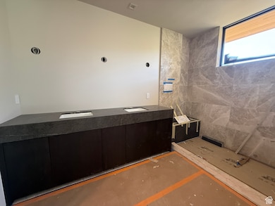 View of full bathroom