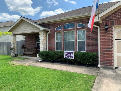 674 Fallow Ln, Alvin, TX 77511 - photo 2