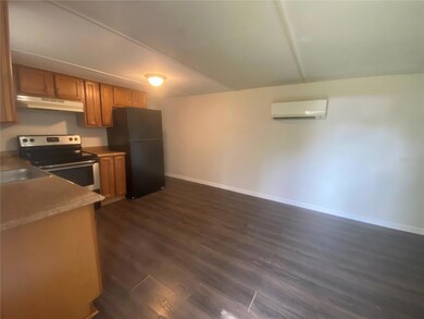 38313 Tucker Rd unit 3, Zephyrhills, FL 33542 - photo 4