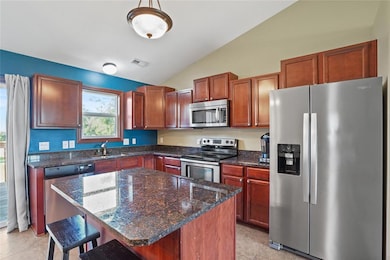 16215 Monroe Ct, Urbandale, IA 50323 - photo 5