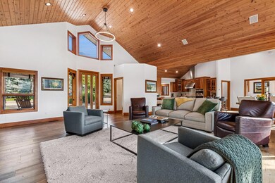 Breathtaking tongue and groove ceiling