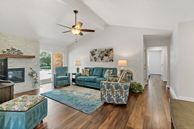 4315 Saffron Ln, Friendswood, TX 77546 - photo 6