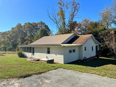 1279 Lynch Rd, Altavista, VA 24517 - photo 2