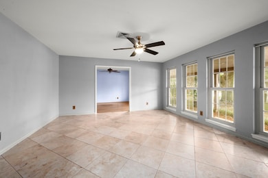 4537 Kingfisher Dr, Houston, TX 77035 - photo 7