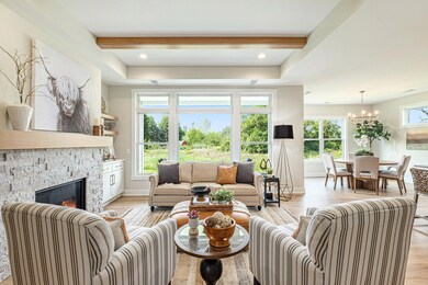 gathering room 10 foot ceiiling