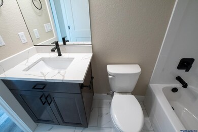 1064 Hickory St, Independence, OR 97351 - photo 4