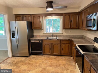 4185 Waterway Dr, Dumfries, VA 22025 - photo 4