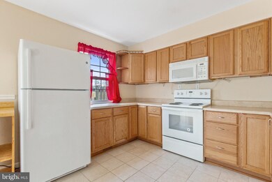 12331 Bonfire Dr, Reisterstown, MD 21136 - photo 3