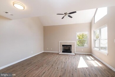 13405 Shady Knoll Dr unit 210, Silver Spring, MD 20904 - photo 4