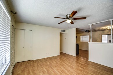 2832 N 49th Ln, Phoenix, AZ 85035 - photo 4