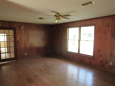 469 Cooperwood Rd, Crawfordville, FL 32327 - photo 4