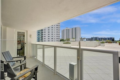 Aquarius unit 301S, Hollywood, FL 33019 - photo 4