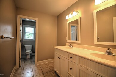 upstairsbathroom