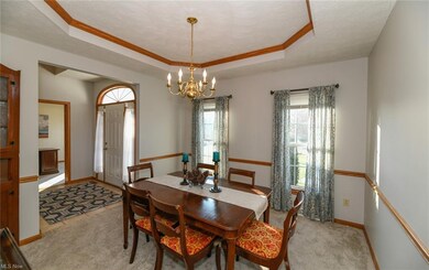 Formal Dining Room w/Trayed Ceiling