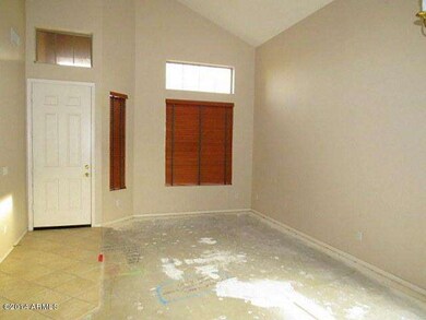 023-324909 - living room-003
