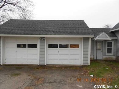 Parking Lot/Garage