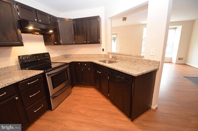 8325 Green Heron Way unit 27, Lorton, VA 22079 - photo 4