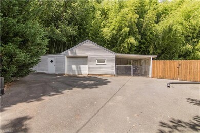 742 W Balfour Ave, Asheboro, NC 27203 - photo 2