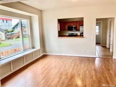 294 SW James St, Chehalis, WA 98532 - photo 7