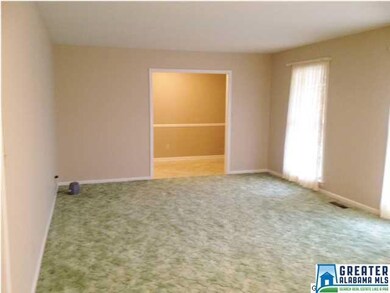 living room wiht  lots of Natural lighting